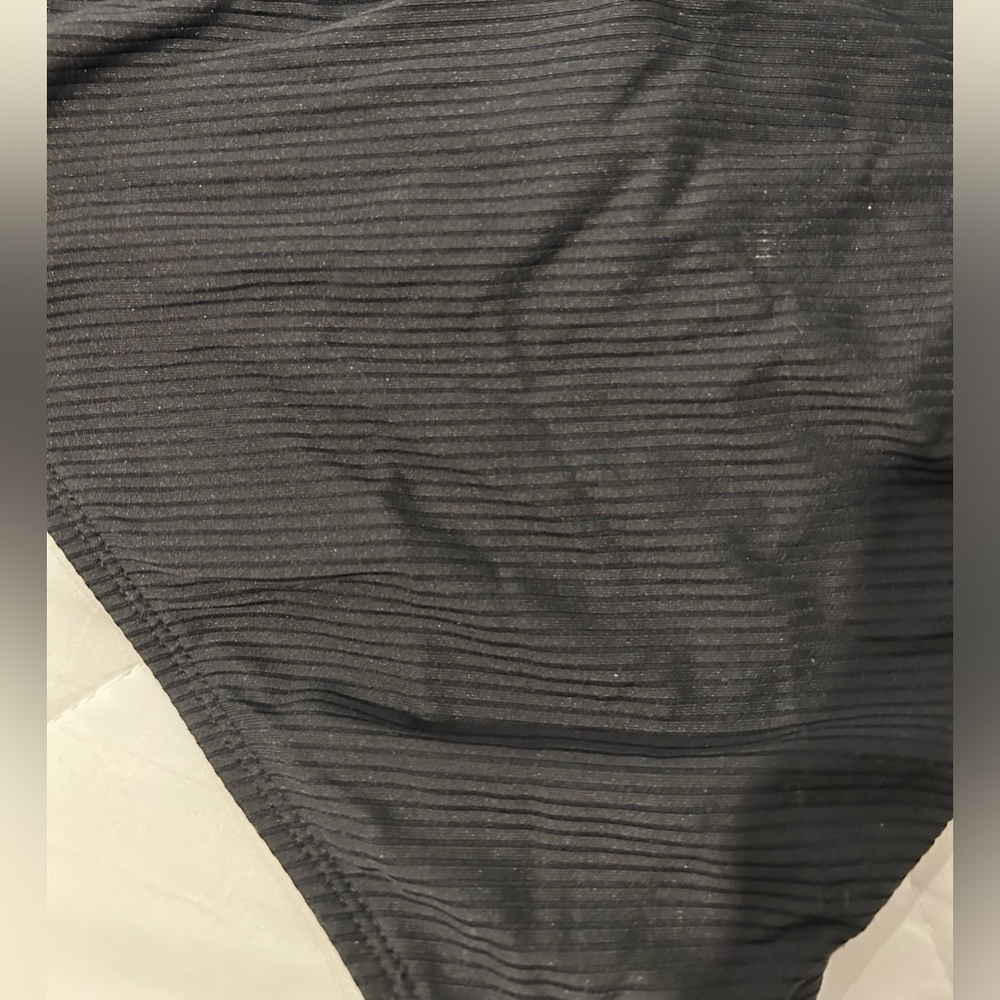 Mossimo Bikini Set- Top & Bottom 👙 - Picture 6 of 6